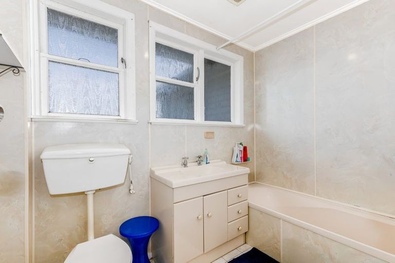 Photo of property in 10 Miranda Street, Cannons Creek, Porirua, 5024