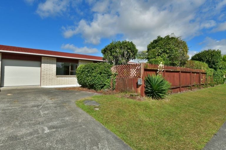 Photo of property in 2/26 Hatton Road, Orewa, 0931