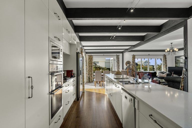 Photo of property in 16 Hinewa Road, Otumoetai, Tauranga, 3110