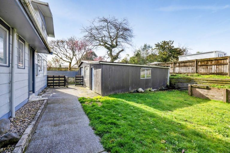 Photo of property in 4 Guernsey Place, Fitzherbert, Palmerston North, 4410
