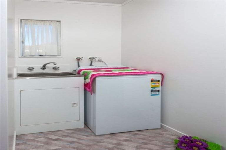 Photo of property in 16/9 Campbell Close, Whangamata, 3620