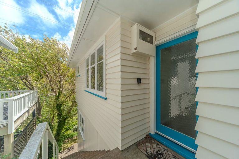Photo of property in 6 Curtis Street, Northland, Wellington, 6012