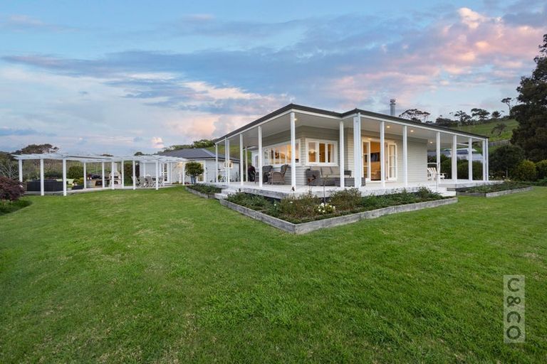 Photo of property in 93 Alf Access Road, Helensville, 0875
