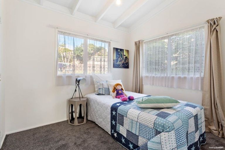 Photo of property in 2/12 Taynith Place, Glenfield, Auckland, 0629