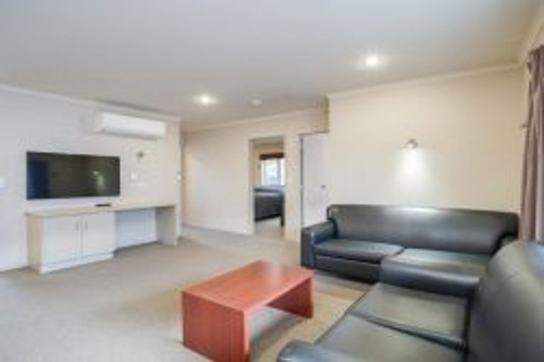 Photo of property in 12a-c Camden Street, Turnbull Thomson Park, Invercargill, 9810