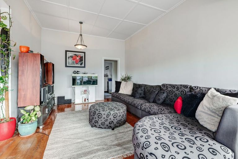 Photo of property in 24 Jean Place, Stanmore Bay, Whangaparaoa, 0932