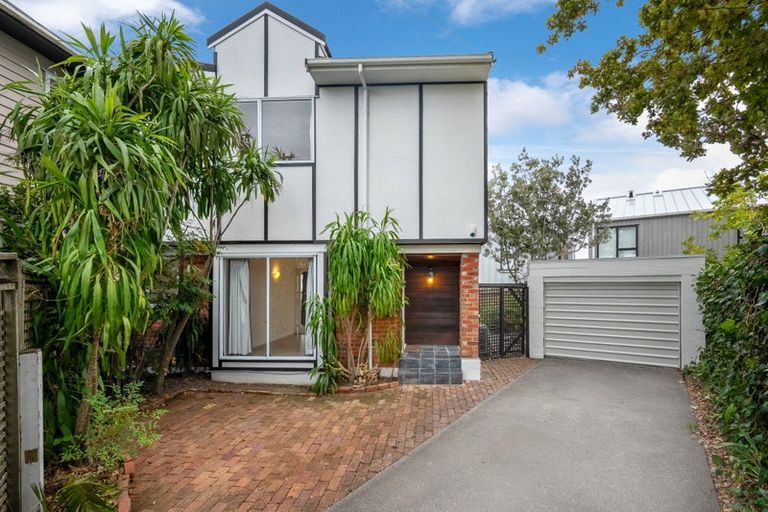 Photo of property in 2/5 Stanley Avenue, Milford, Auckland, 0620