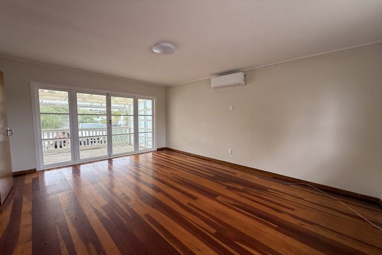 Photo of property in 26 Riverpark Crescent, Henderson, Auckland, 0610