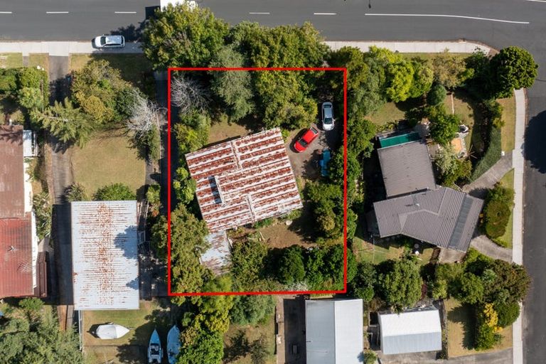 Photo of property in 60 Glamorgan Drive, Torbay, Auckland, 0630