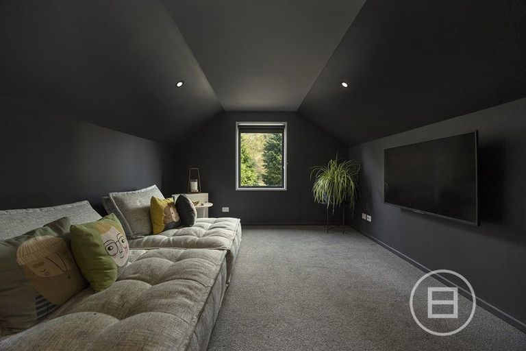 Photo of property in 45 Peregrine Falcon Road, Mount Creighton, Queenstown, 9371