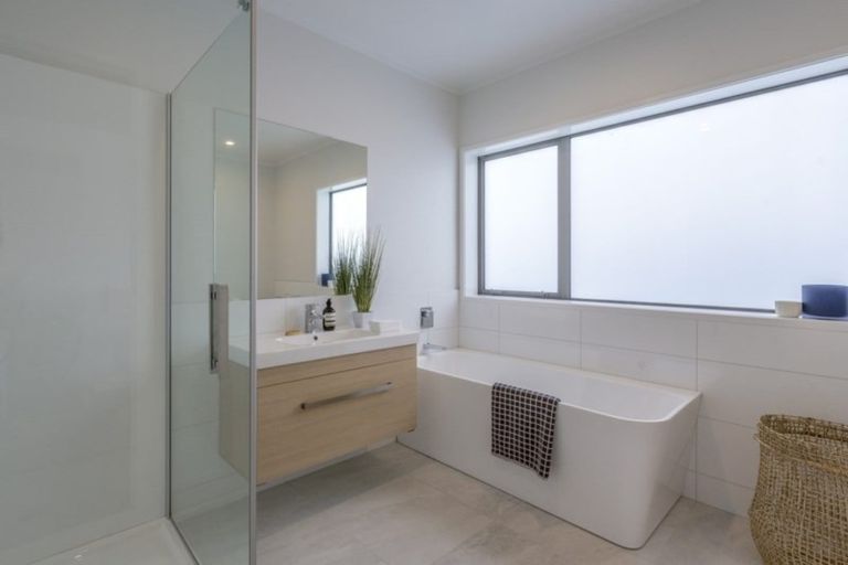 Photo of property in 3 Lamont Place, Waikanae, 5036