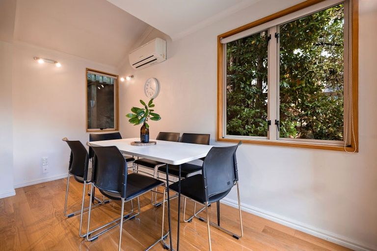 Photo of property in 30a Mackinnon Terrace, Sunshine Bay, Queenstown, 9300