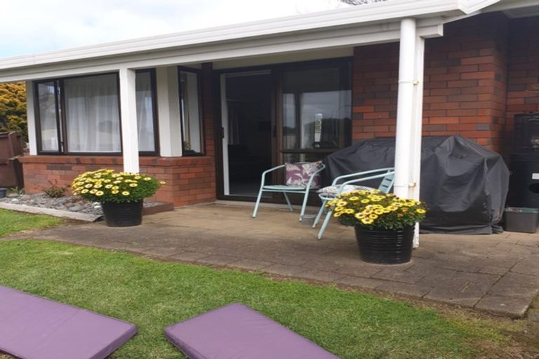 Photo of property in 70 Sandspit Road, Waiuku, 2123