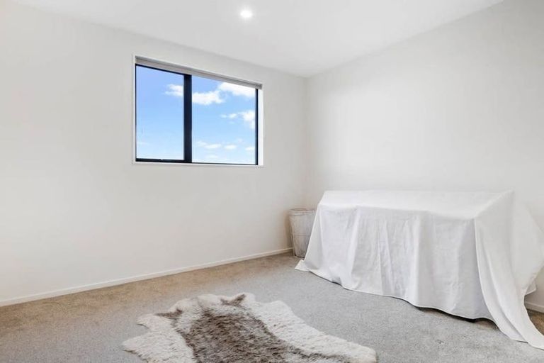 Photo of property in 6b Poruru Close, Papakura, 2110