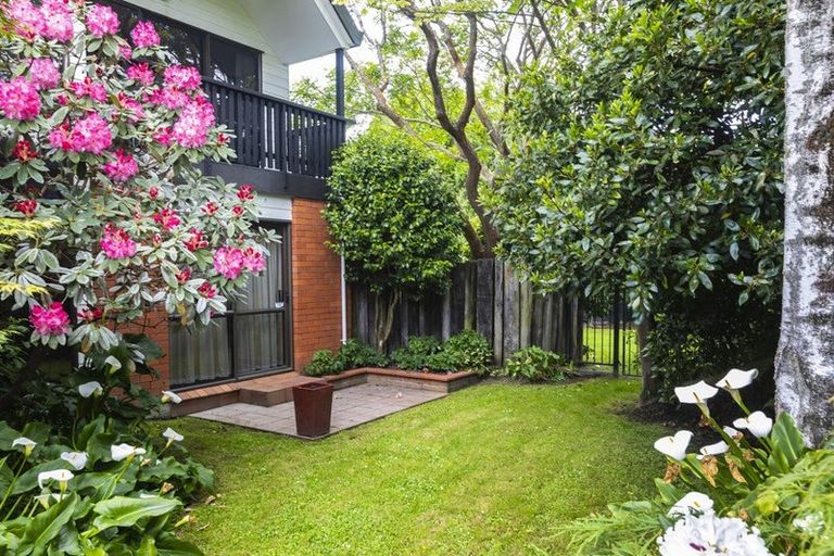 Photo of property in 5b Regency Crescent, Redwood, Christchurch, 8051