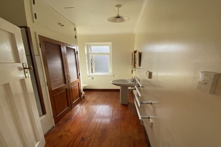 Photo of property in 58f1 Brougham Street, Mount Victoria, Wellington, 6011