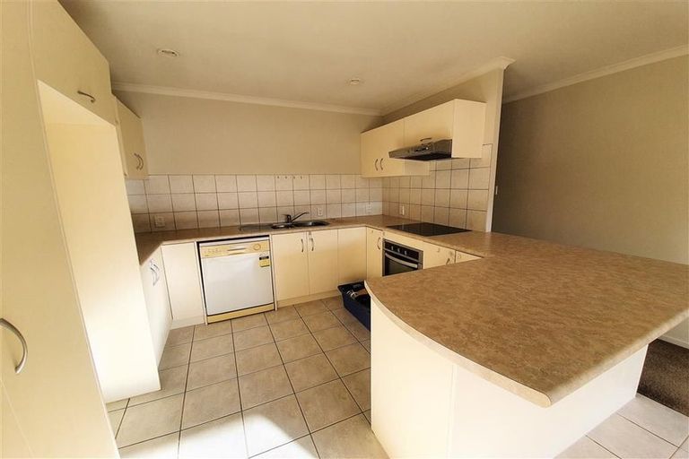 Photo of property in 12 Nykki Place, Papakura, 2110