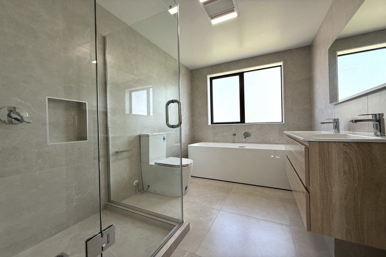 Photo of property in 13d Williams Road, Hobsonville, 0618