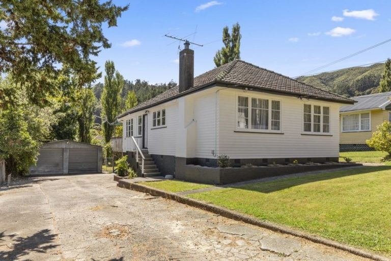 Photo of property in 43 Hay Street, Naenae, Lower Hutt, 5011