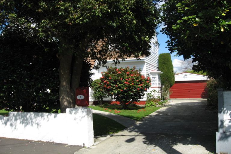 Photo of property in 8 Saint Ronans Avenue, Waterloo, Lower Hutt, 5011