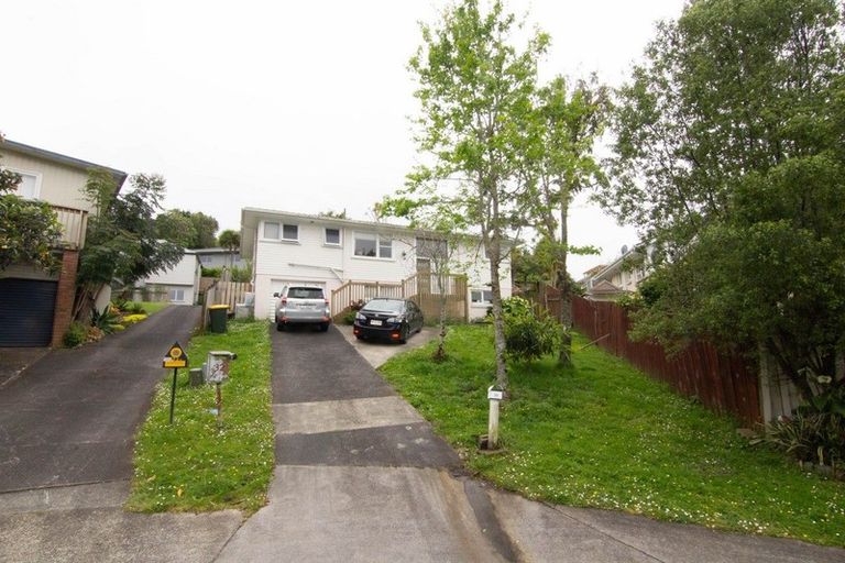 Photo of property in 30 Sovereign Place, Glenfield, Auckland, 0629