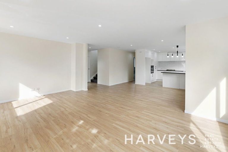 Photo of property in 71a Fruitvale Road, New Lynn, Auckland, 0600