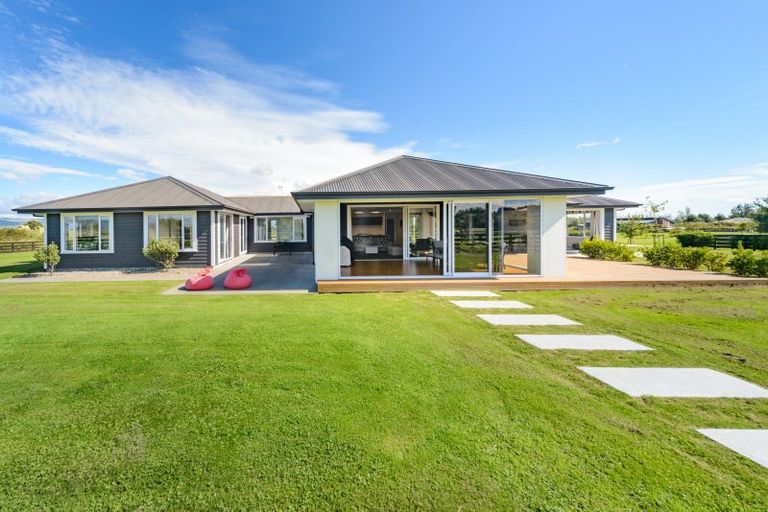 Photo of property in 33 Hartwell Drive, Kelvin Grove, Palmerston North, 4470