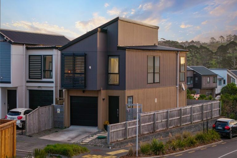 Photo of property in 120 Waekahu Road, Westgate, Auckland, 0814