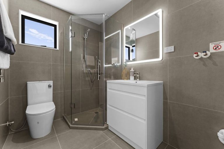 Photo of property in 11 Greenbrier Street, Westgate, 0814