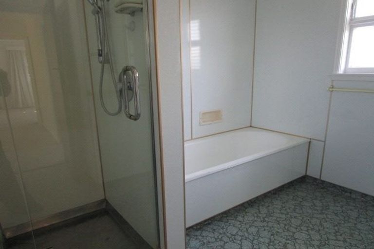 Photo of property in 100 Palatine Terrace, Saint Martins, Christchurch, 8022