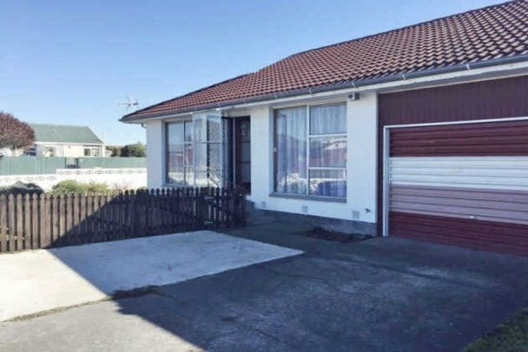 Photo of property in 84 Pacific Road, North New Brighton, Christchurch, 8083