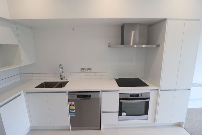 Photo of property in 34 Hobsonville Point Road, Hobsonville, Auckland, 0616