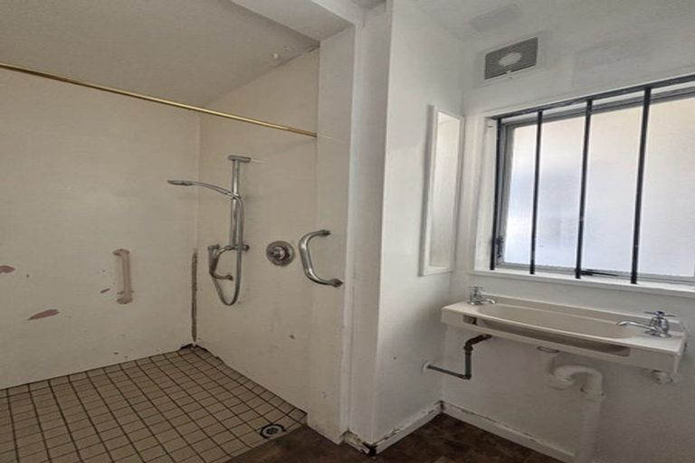 Photo of property in 35 Shirley Road, Shirley, Christchurch, 8013