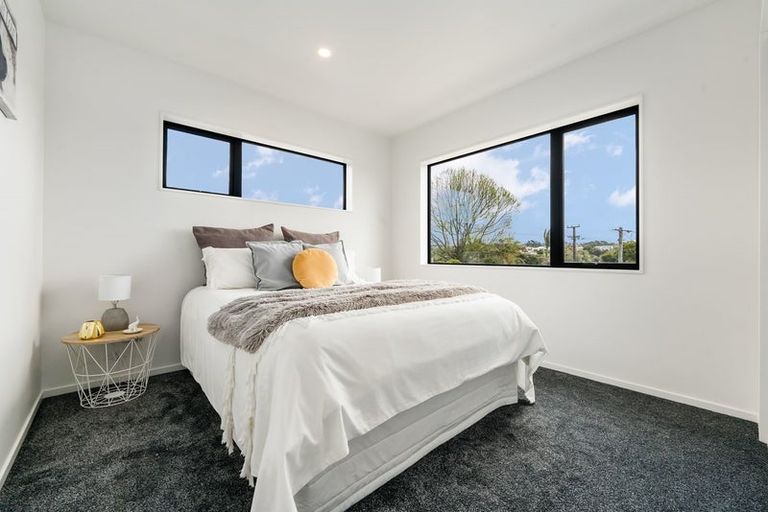 Photo of property in 13a Renata Crescent, Te Atatu Peninsula, Auckland, 0610