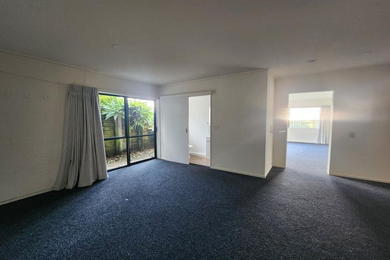 Photo of property in 18 Arden Place, Oakura, 4314