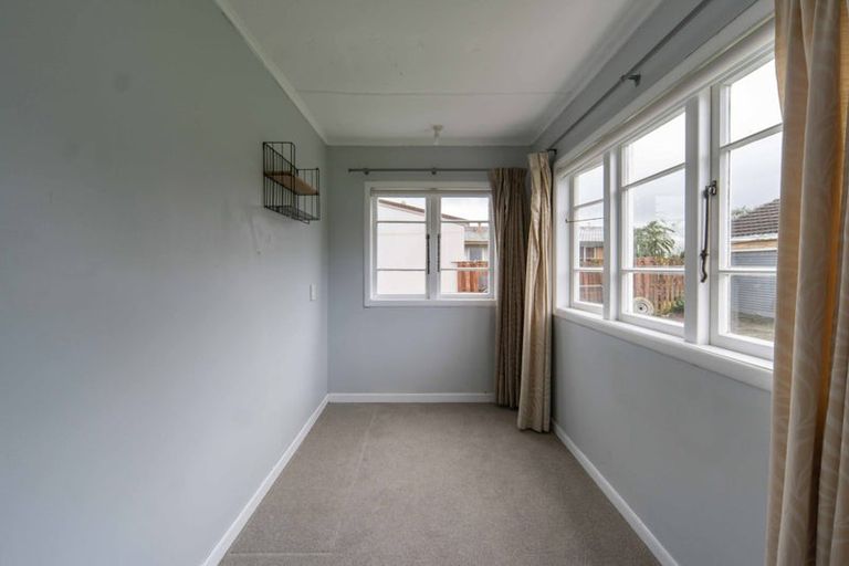 Photo of property in 48 Braid Road, St Andrews, Hamilton, 3200