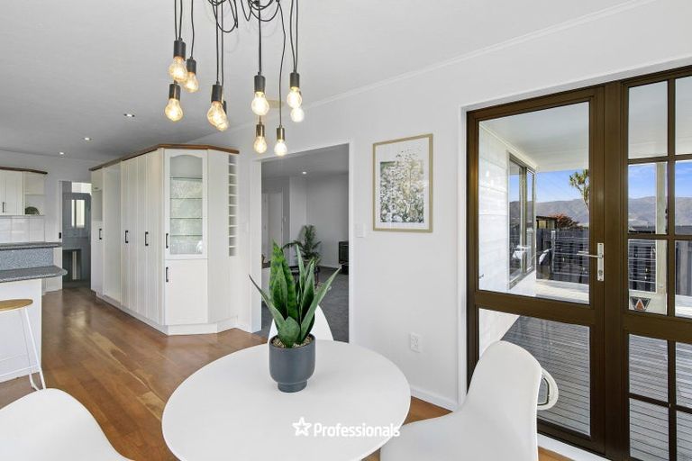 Photo of property in 14 Matuhi Street, Tirohanga, Lower Hutt, 5010