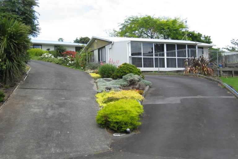 Photo of property in 5b Matchett Way, Mangere Bridge, Auckland, 2022