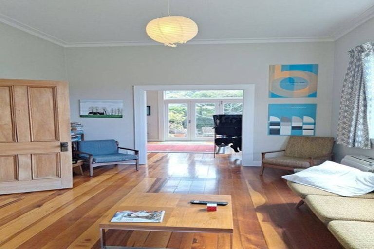 Photo of property in 24 Lincoln Street, Brooklyn, Wellington, 6021