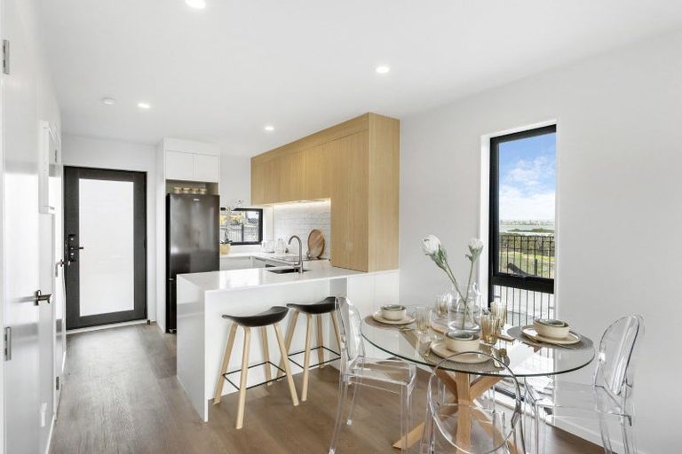 Photo of property in 8/4 Ngaroma House Drive, Hobsonville, Auckland, 0616
