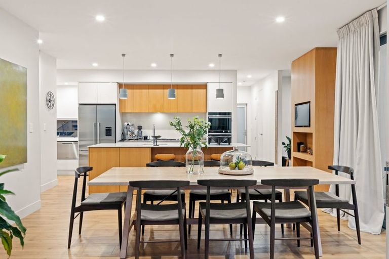 Photo of property in 52 Walton Street, Red Beach, 0932