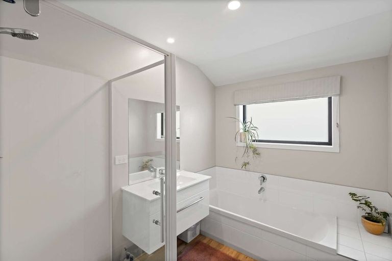 Photo of property in 5 Riverside Drive, Waiuku, 2123