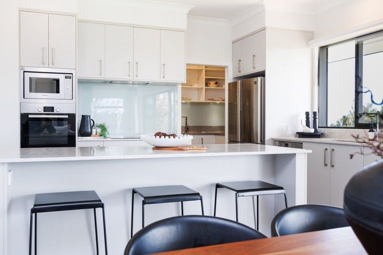 Photo of property in 12 Fleetwood Lane, Turitea, Palmerston North, 4472