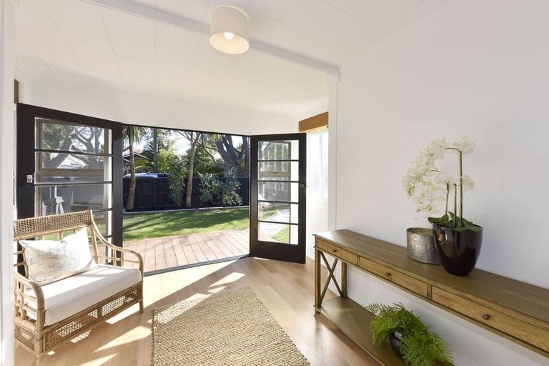 Photo of property in 104 Saint James Avenue, Papanui, Christchurch, 8053