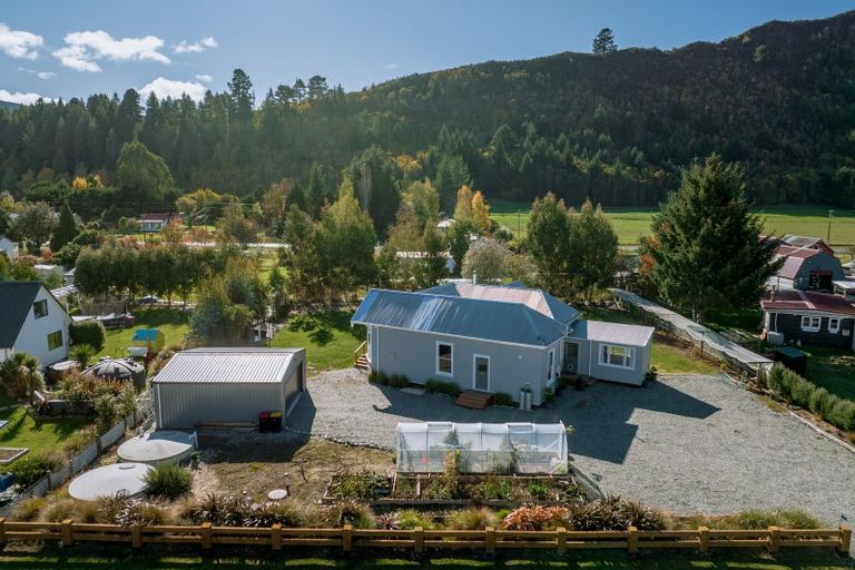 Photo of property in 19 Hythe Street, Athol, 9793