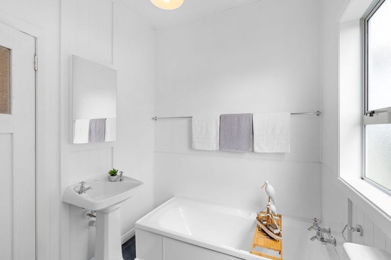 Photo of property in 30 Victoria Street, Levin, 5510