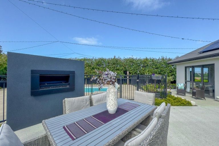 Photo of property in 12 Calderwood Close, Waiuku, 2123
