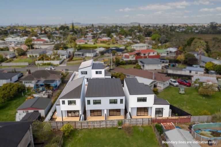 Photo of property in 13 Edgerton Road, Te Atatu Peninsula, Auckland, 0610