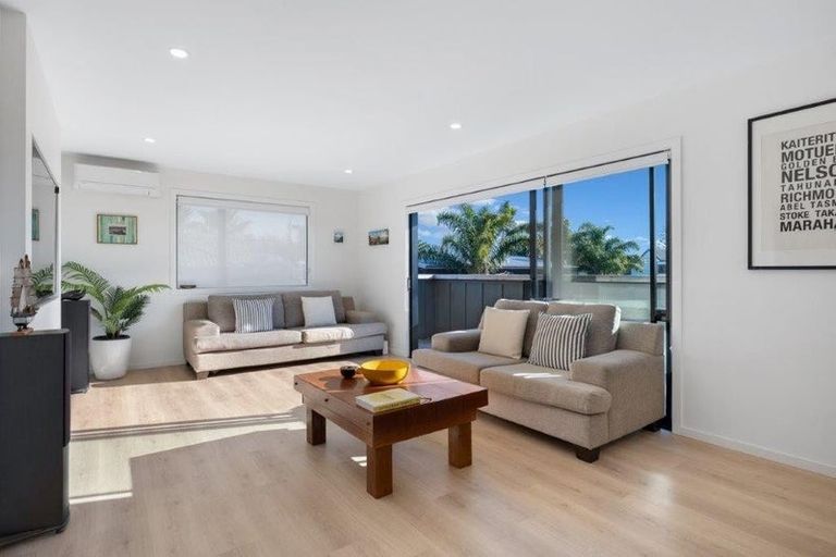 Photo of property in 1046b Papamoa Beach Road, Papamoa Beach, Papamoa, 3118