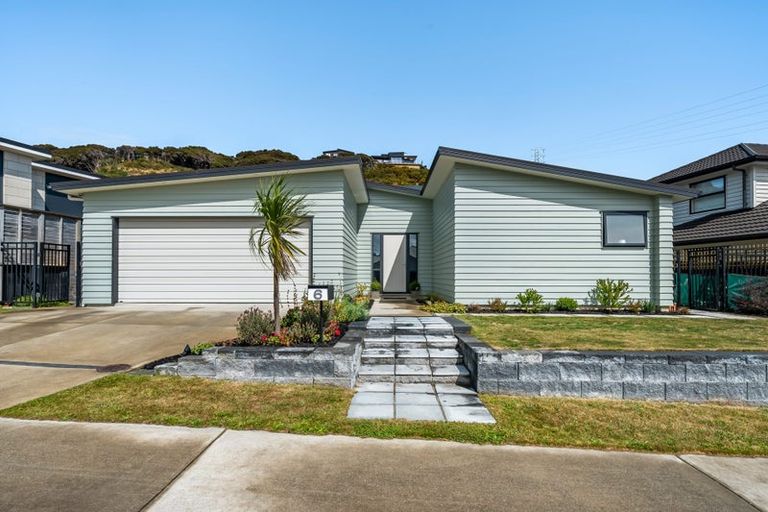 Photo of property in 6 Schooner Drive, Whitby, Porirua, 5024